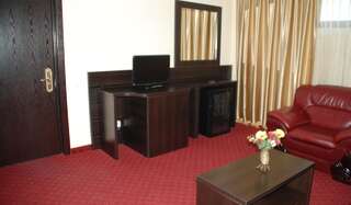 Отель Hotel Ancor Бухарест Люкс с 1 спальней-7