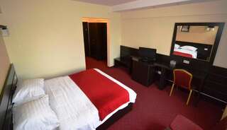 Отель Hotel Ancor Бухарест Люкс с 1 спальней-3